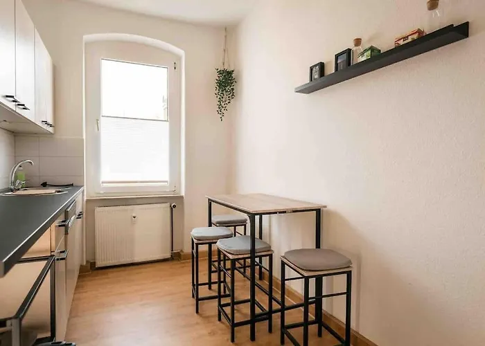 Bali Style Mit High Speed Wlan Und Gratis Parkplatz * Gera